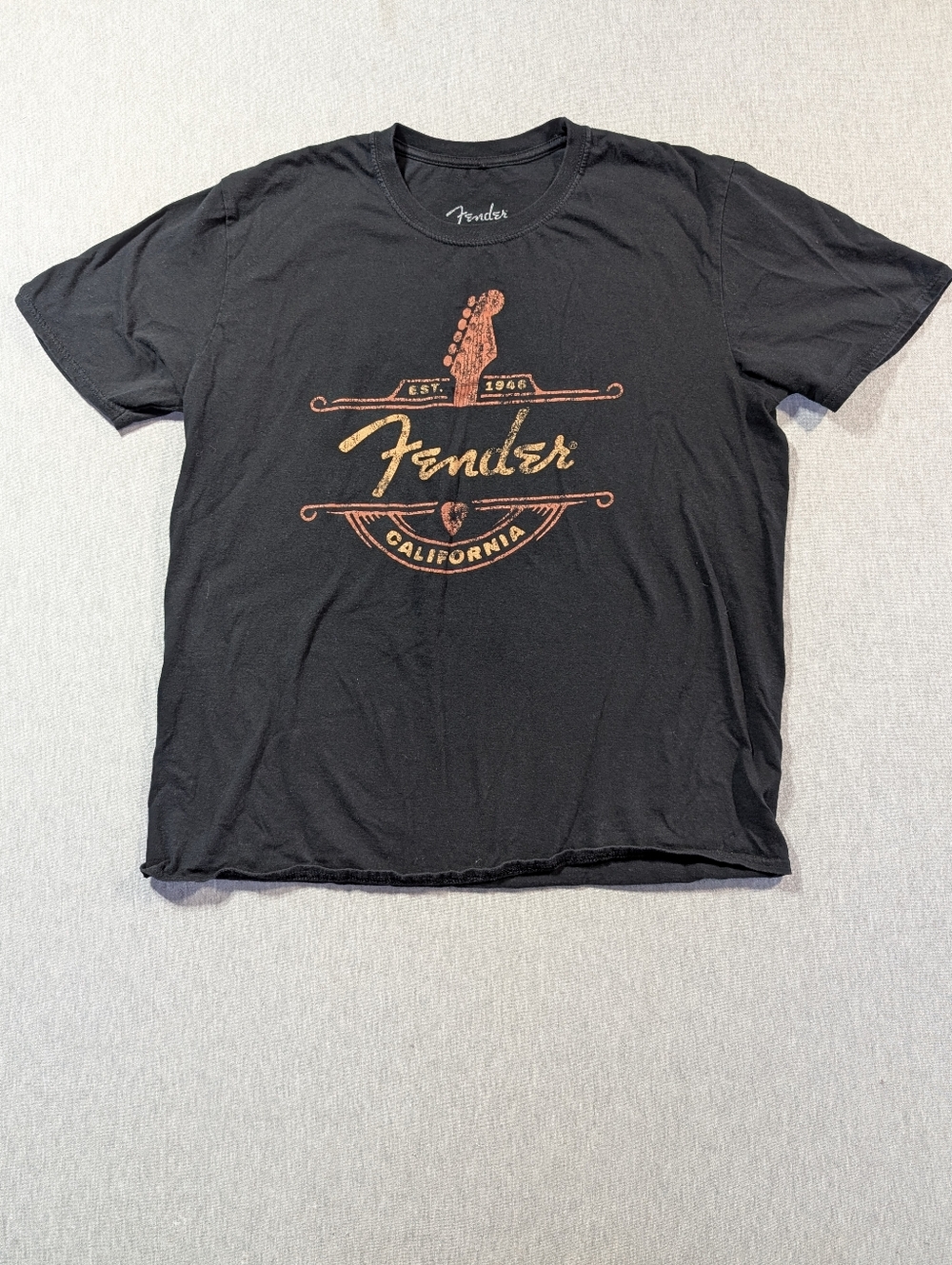 Fender Guitars California T-Shirt XL Black Distressed Graphic Front